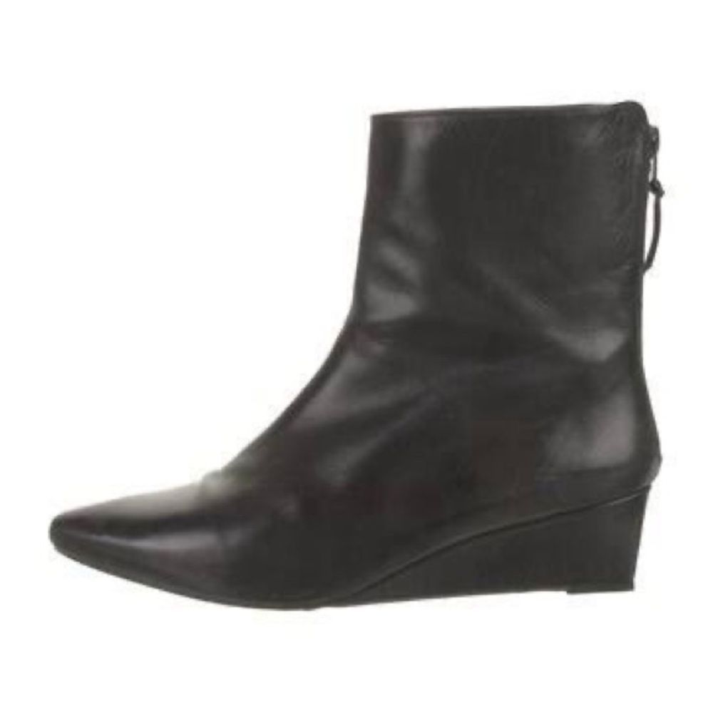 Stuart Weitzman x Gigi Hadid Black Leather Pointed Toe Boots Size 9.5